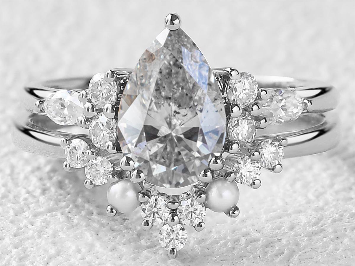 Why Are Kite-Cut Salt And Pepper Diamonds Stacking Engagement Rings Gaining Popularity?